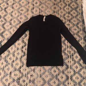 black size 4 long sleeve shirt lululemon